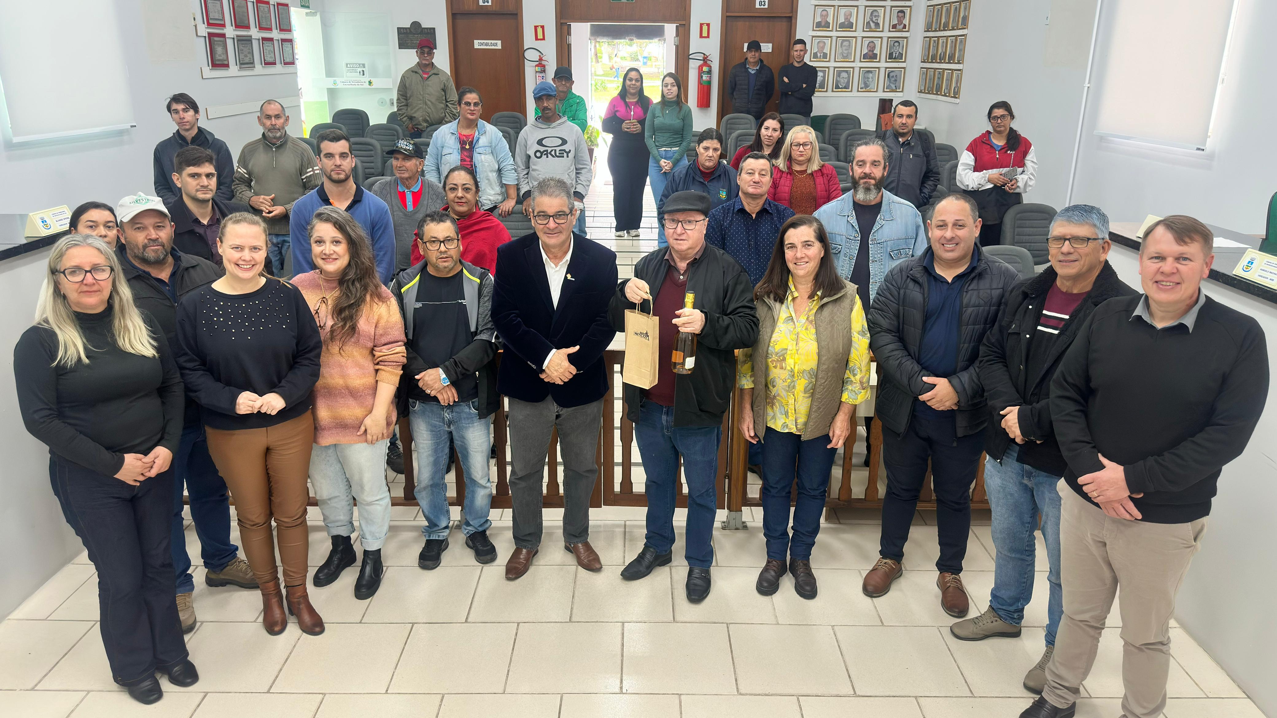 CERIMÔNIA DE AUTORIZAÇÃO E ASSINATURA DE RECUPERAÇÃO DAS ESTRADAS DOS ASSENTAMENTOS DO MUNICÍPIO