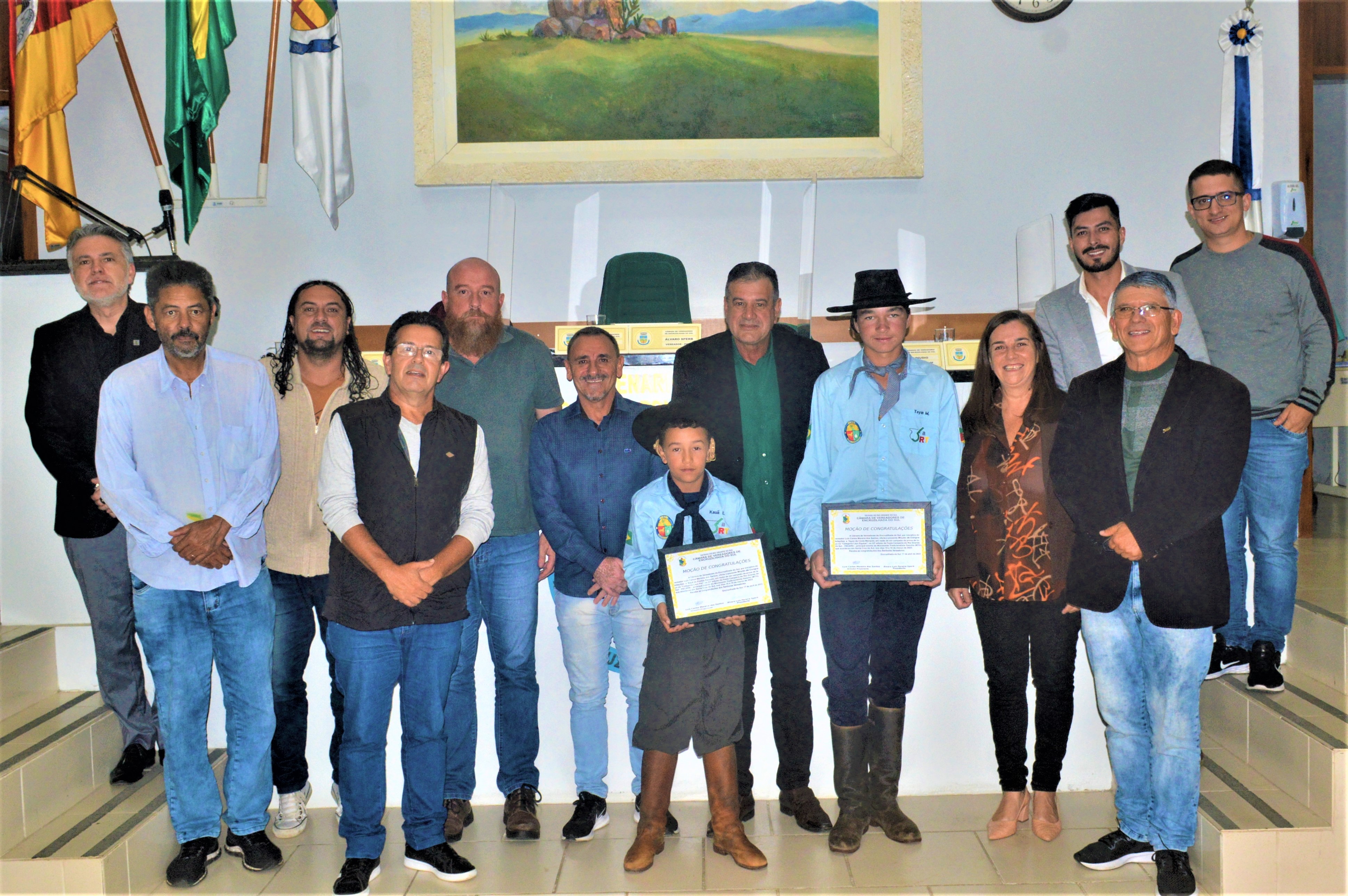 TRABALHOS E HOMENAGENS