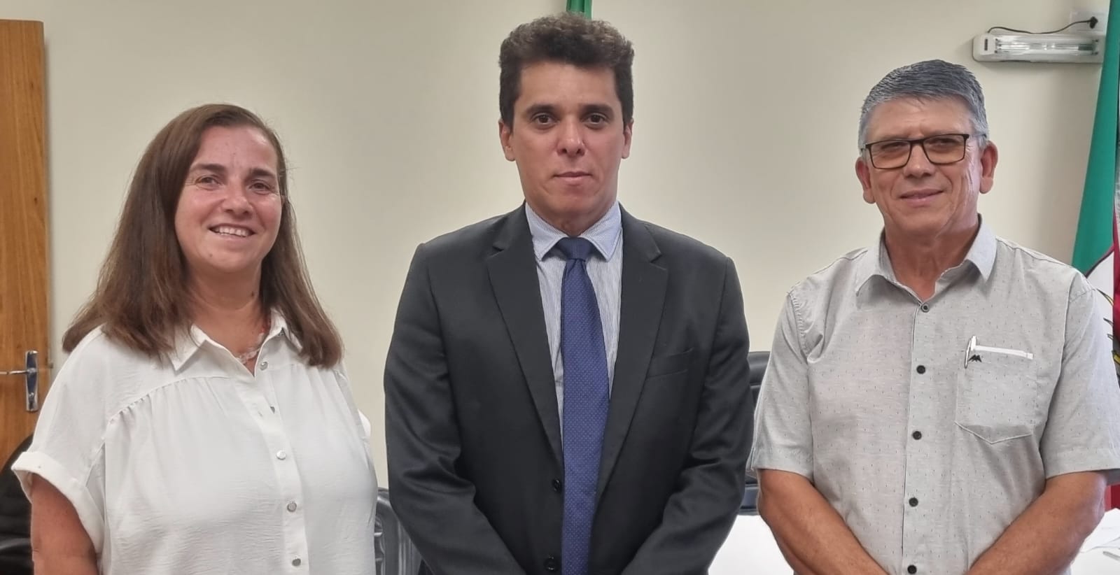 VEREADORES PRESTIGIAM POSSE DO NOVO JUIZ DA COMARCA